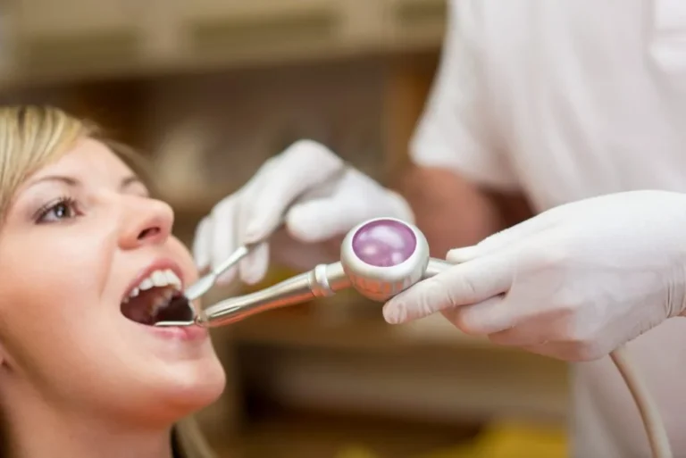 dentist_examining_patient